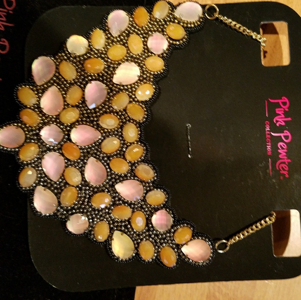 AUTH. FANCY NECKLACE